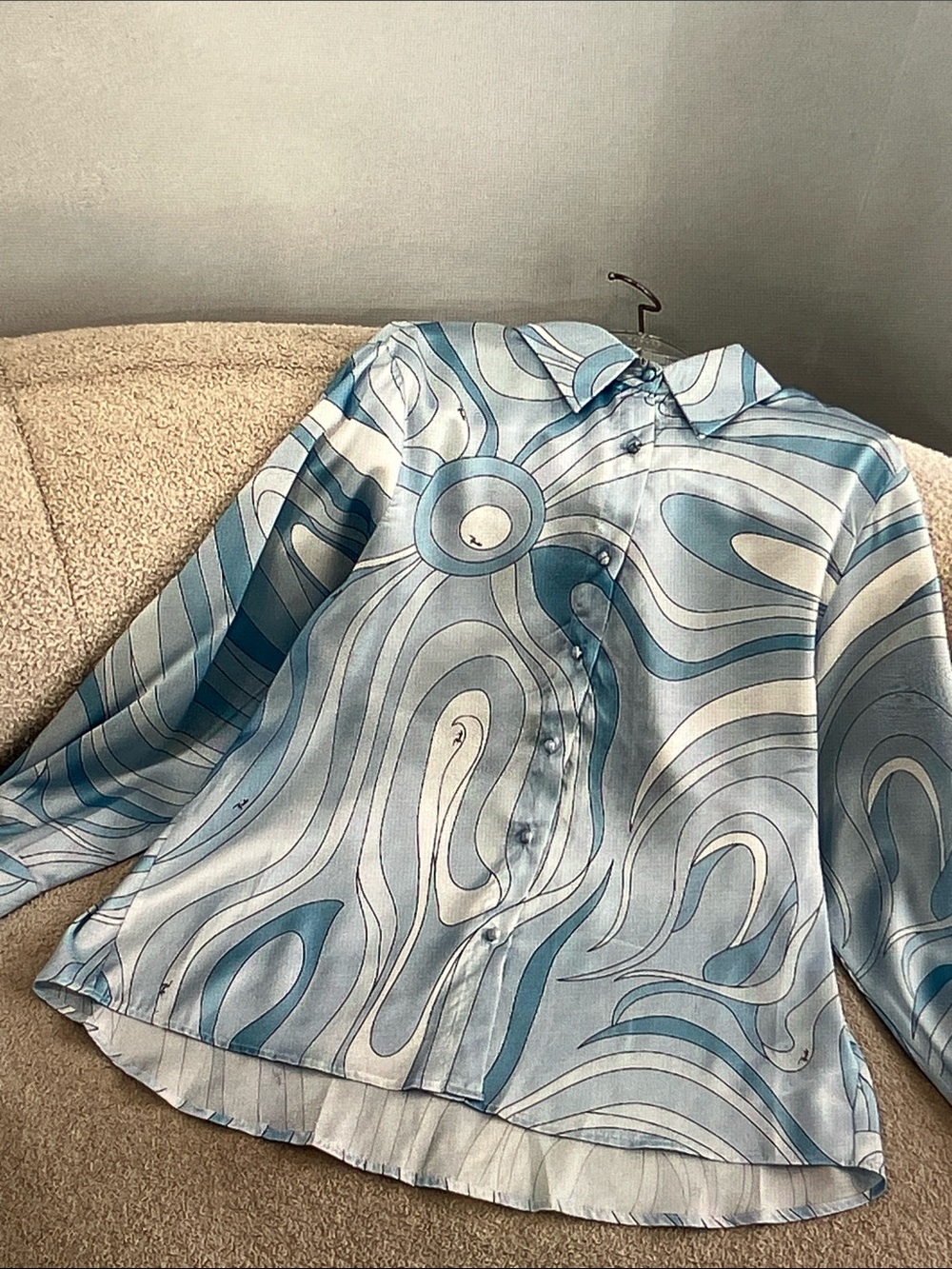 Emilio Pucci Sky Blue and White Swirl Silk Button-Up Blouse - Picture 4 of 9